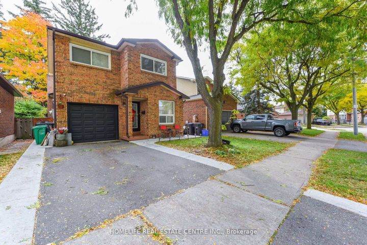 Photo 2 at 20 Oleander Crescent, Heart Lake East, Brampton