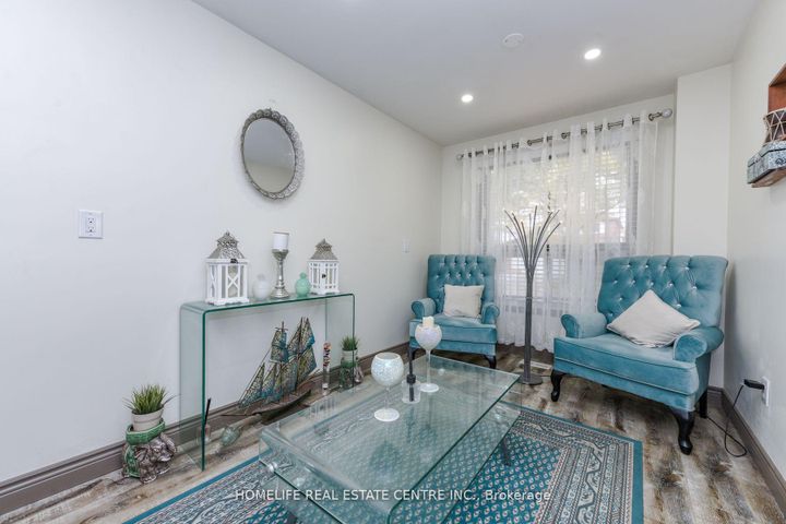 Photo 8 at 20 Oleander Crescent, Heart Lake East, Brampton