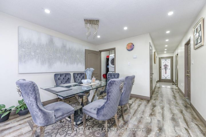 Photo 14 at 20 Oleander Crescent, Heart Lake East, Brampton