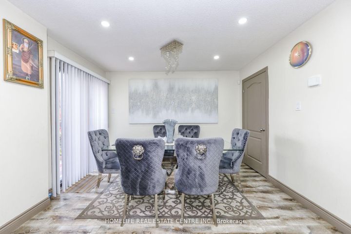 Photo 15 at 20 Oleander Crescent, Heart Lake East, Brampton