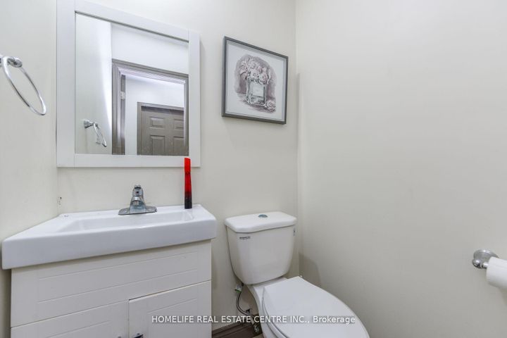 Photo 17 at 20 Oleander Crescent, Heart Lake East, Brampton