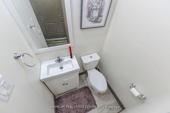 Photo 18 at 20 Oleander Crescent, Heart Lake East, Brampton