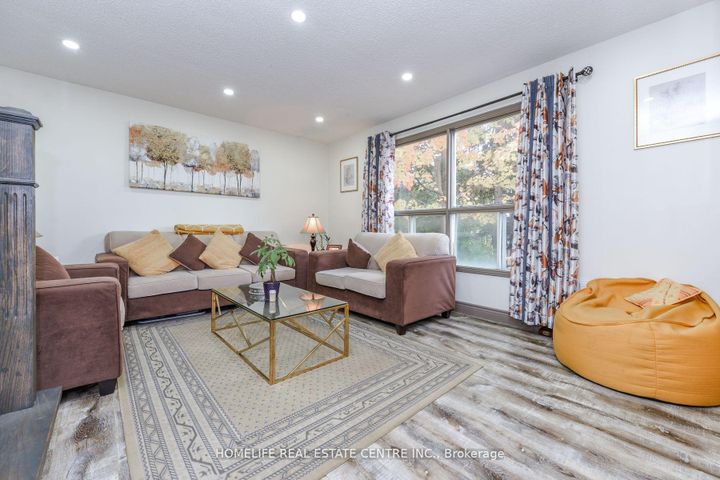 Photo 22 at 20 Oleander Crescent, Heart Lake East, Brampton