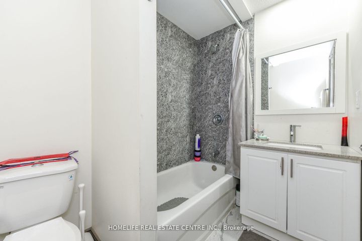 Photo 26 at 20 Oleander Crescent, Heart Lake East, Brampton