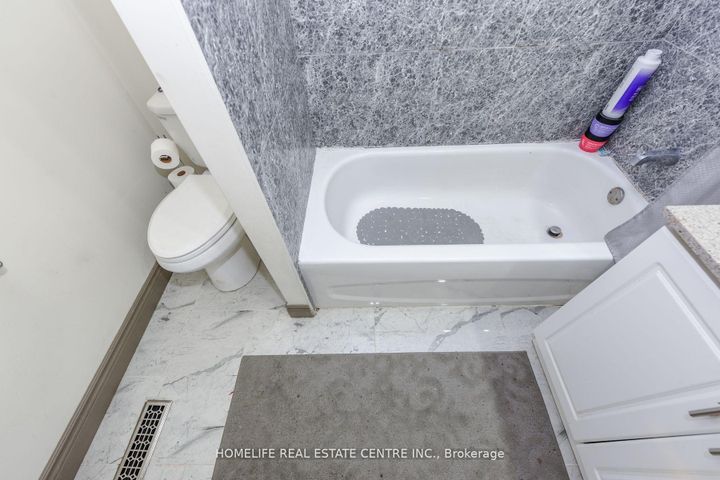 Photo 27 at 20 Oleander Crescent, Heart Lake East, Brampton