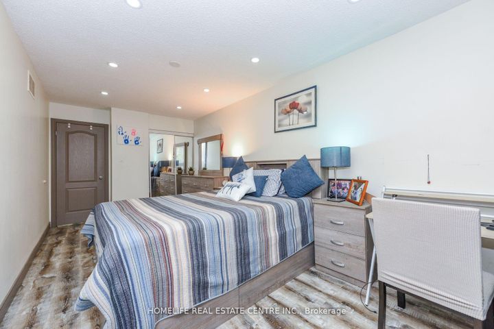 Photo 30 at 20 Oleander Crescent, Heart Lake East, Brampton