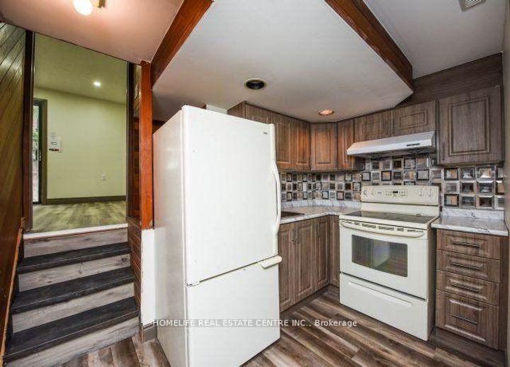 Photo 34 at 20 Oleander Crescent, Heart Lake East, Brampton