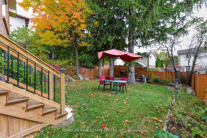 Photo 47 at 20 Oleander Crescent, Heart Lake East, Brampton