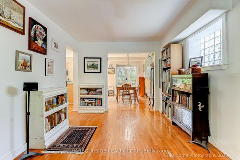 Photo 2 at 591 Broadway Avenue, Leaside, Toronto