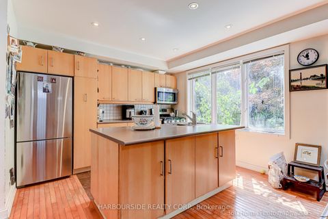 Photo 4 at 591 Broadway Avenue, Leaside, Toronto
