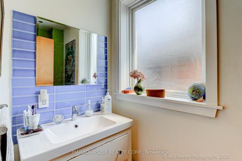 Photo 8 at 591 Broadway Avenue, Leaside, Toronto