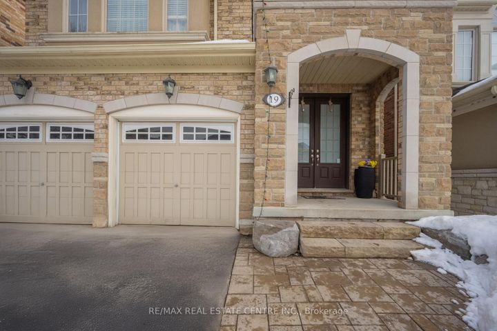 Photo 2 at 19 Mediterranean Crescent, Bram West, Brampton