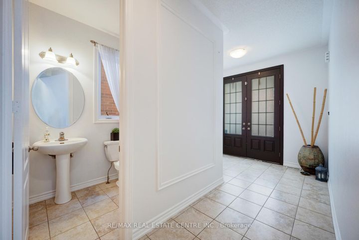 Photo 6 at 19 Mediterranean Crescent, Bram West, Brampton