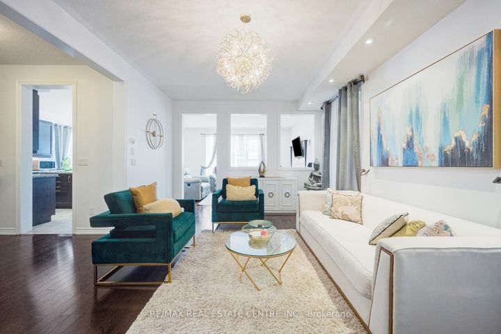 Photo 10 at 19 Mediterranean Crescent, Bram West, Brampton