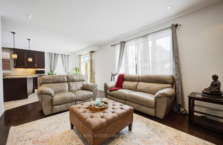 Photo 13 at 19 Mediterranean Crescent, Bram West, Brampton