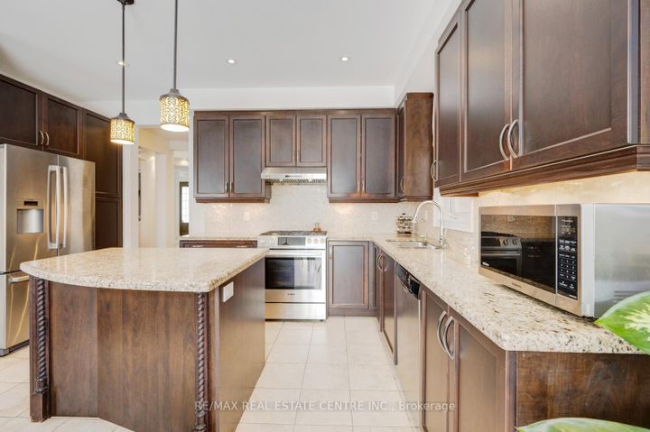 Photo 17 at 19 Mediterranean Crescent, Bram West, Brampton