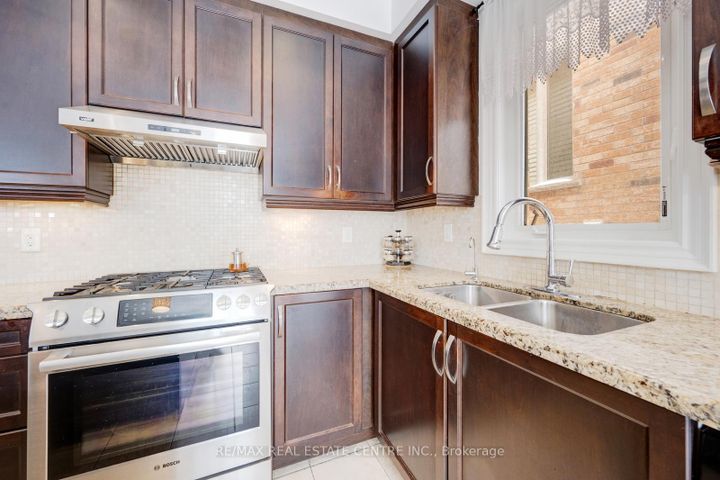 Photo 18 at 19 Mediterranean Crescent, Bram West, Brampton