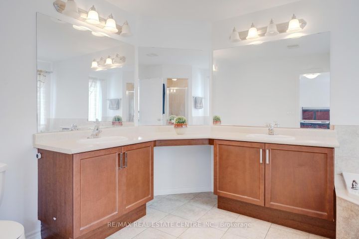 Photo 30 at 19 Mediterranean Crescent, Bram West, Brampton