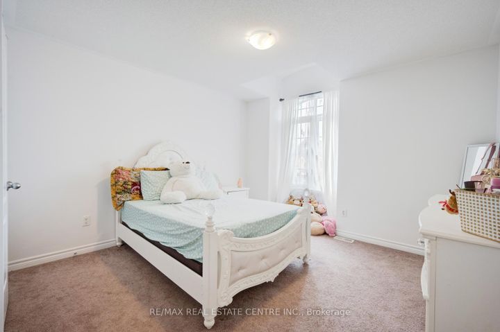 Photo 37 at 19 Mediterranean Crescent, Bram West, Brampton