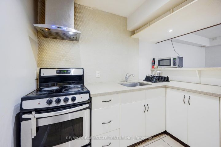 Photo 44 at 19 Mediterranean Crescent, Bram West, Brampton