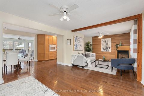 Photo 5 at 110 Wood Lane, Mill Pond, Richmond Hill