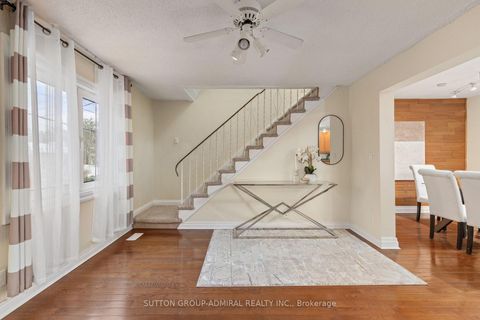 Photo 11 at 110 Wood Lane, Mill Pond, Richmond Hill