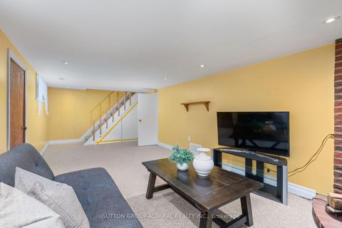 Photo 32 at 110 Wood Lane, Mill Pond, Richmond Hill