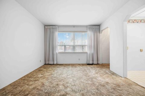 Photo 7 at 9 Bergen Road, Dorset Park, Toronto