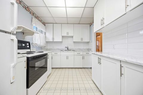 Photo 11 at 9 Bergen Road, Dorset Park, Toronto