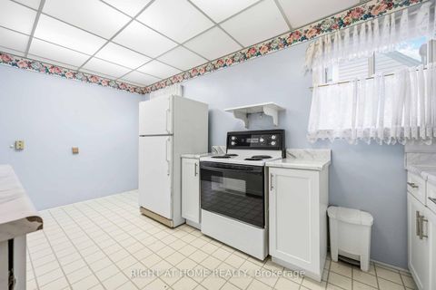 Photo 13 at 9 Bergen Road, Dorset Park, Toronto