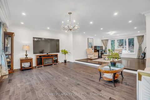 Photo 7 at 31 Bearwood Drive, Humber Valley, Toronto