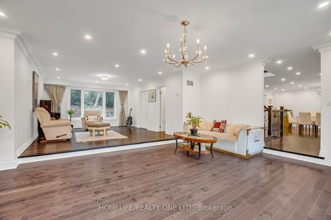 Photo 8 at 31 Bearwood Drive, Humber Valley, Toronto