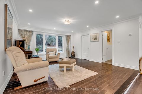 Photo 11 at 31 Bearwood Drive, Humber Valley, Toronto