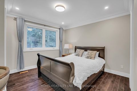 Photo 33 at 31 Bearwood Drive, Humber Valley, Toronto