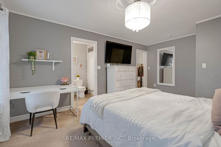 Photo 30 at 196 Aishford Road, Bradford, Bradford West Gwillimbury