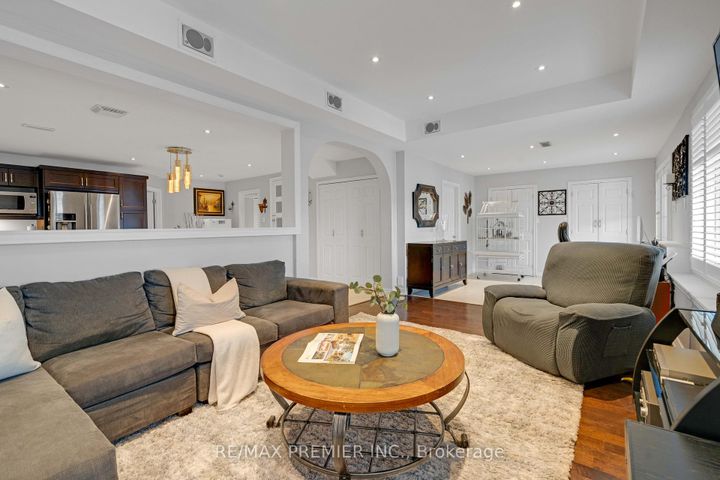 Photo 34 at 196 Aishford Road, Bradford, Bradford West Gwillimbury