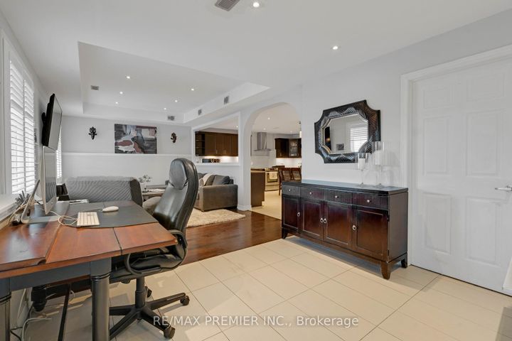 Photo 36 at 196 Aishford Road, Bradford, Bradford West Gwillimbury