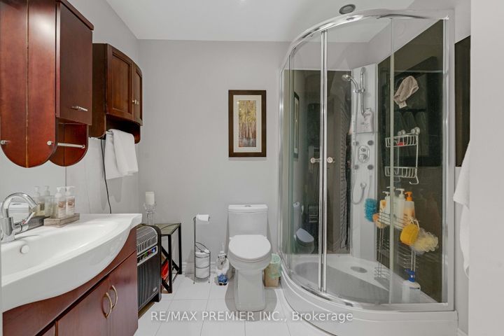 Photo 41 at 196 Aishford Road, Bradford, Bradford West Gwillimbury