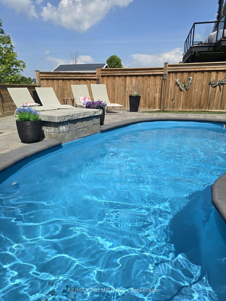 Photo 47 at 196 Aishford Road, Bradford, Bradford West Gwillimbury