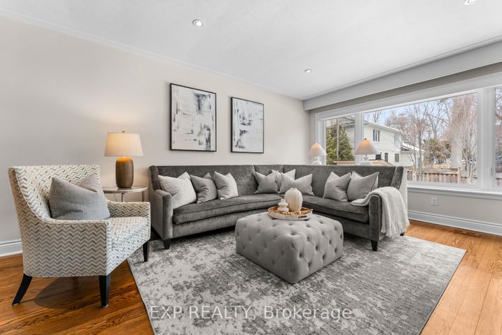 Photo 5 at 753 Kingsway Drive, LaSalle, Burlington