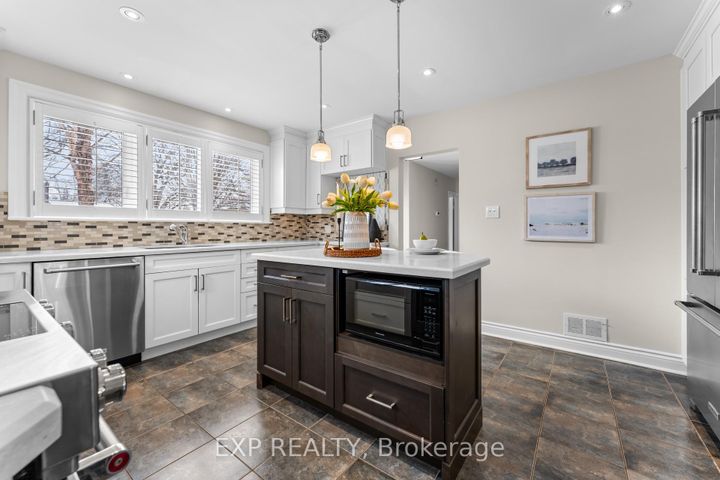 Photo 12 at 753 Kingsway Drive, LaSalle, Burlington