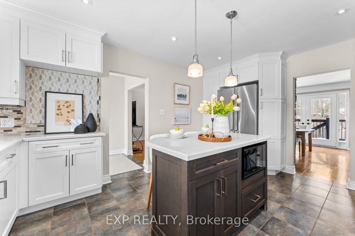 Photo 13 at 753 Kingsway Drive, LaSalle, Burlington