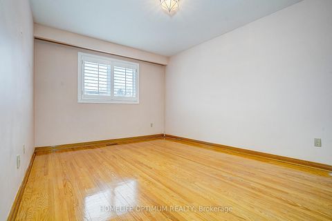 Photo 7 at 58 Hazelnut Crescent N, Pleasant View, Toronto