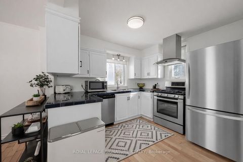 Photo 14 at 405 Pharmacy Avenue, Birchmount, Toronto