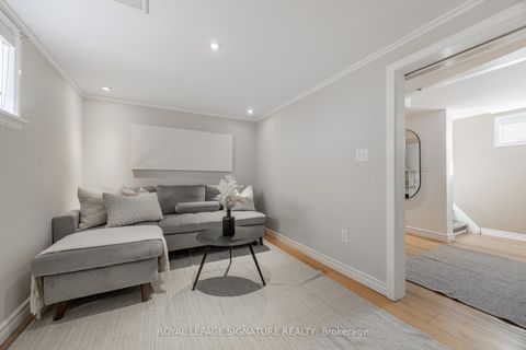 Photo 25 at 405 Pharmacy Avenue, Birchmount, Toronto