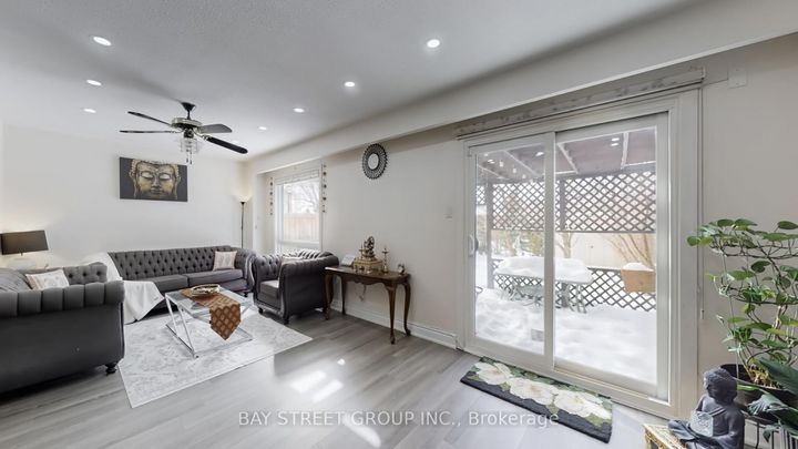 Photo 4 at 20 Camberley Crescent, Brampton North, Brampton