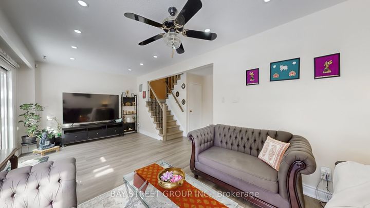 Photo 6 at 20 Camberley Crescent, Brampton North, Brampton