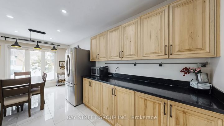 Photo 8 at 20 Camberley Crescent, Brampton North, Brampton