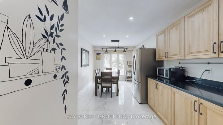 Photo 10 at 20 Camberley Crescent, Brampton North, Brampton