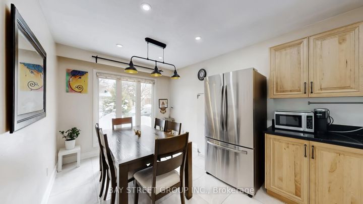 Photo 11 at 20 Camberley Crescent, Brampton North, Brampton